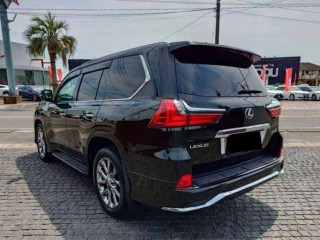 Lexus LX570