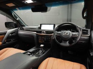 Lexus LX570