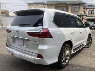 Lexus LX570