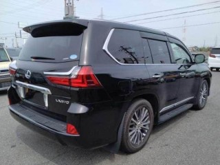 Lexus LX570