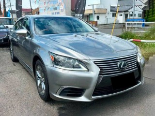 Lexus LS600hL