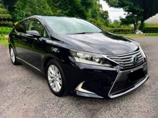 Lexus HS250h