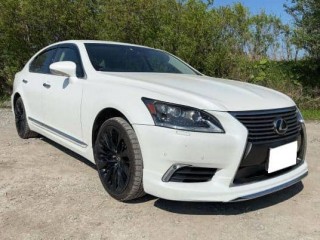 Lexus LS600h