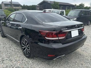 Lexus LS600h
