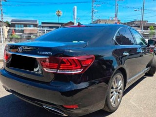 Lexus LS600h