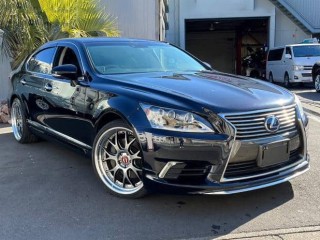 Lexus LS600h