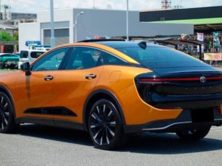 Toyota Crown Crossover