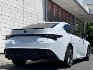 Lexus IS300