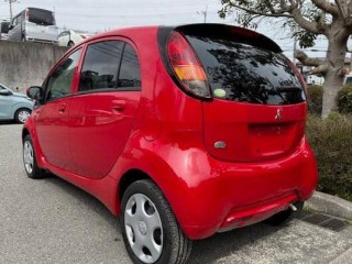 Mitsubishi i
