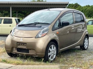 Mitsubishi i