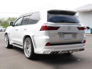 Lexus LX570