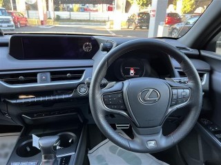 Lexus UX200