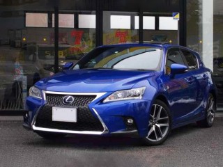 Lexus CT200h