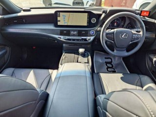 Lexus LS500h
