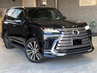 Lexus LX600