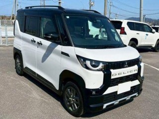 Mitsubishi Delica Mini
