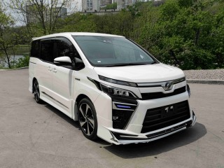 Продажа Toyota Voxy с аукционов Японии: цена и фото