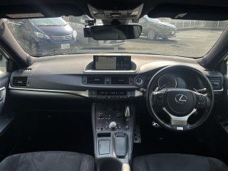 Lexus CT200h