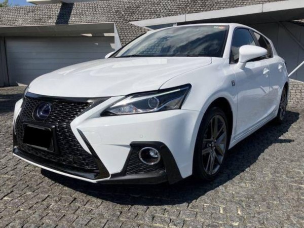 Lexus CT200h