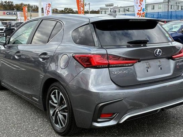 Lexus CT200h
