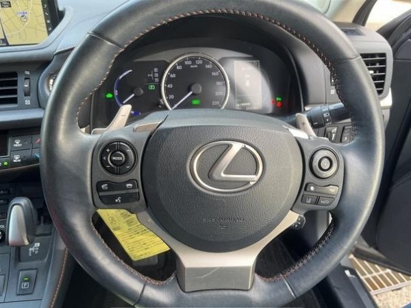 Lexus CT200h