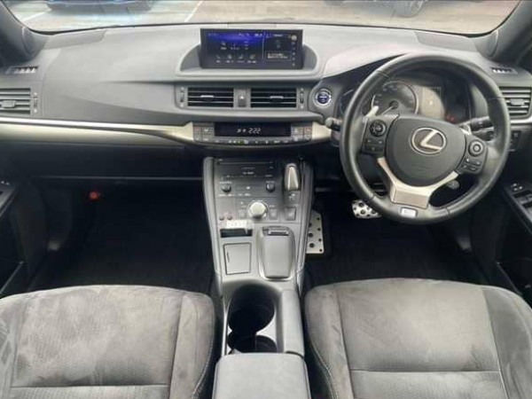 Lexus CT200h
