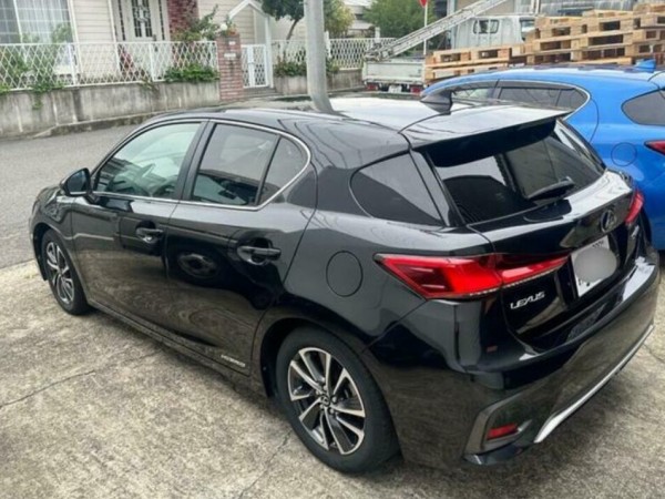 Lexus CT200h