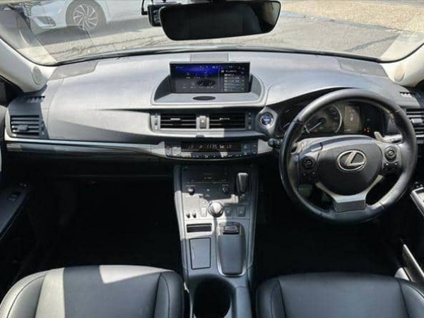 Lexus CT200h