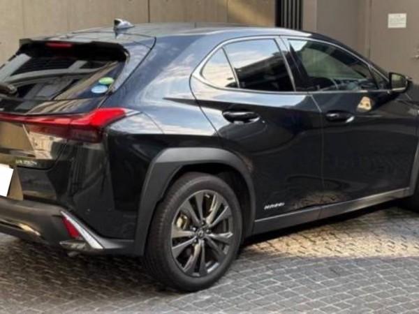 Lexus UX250h