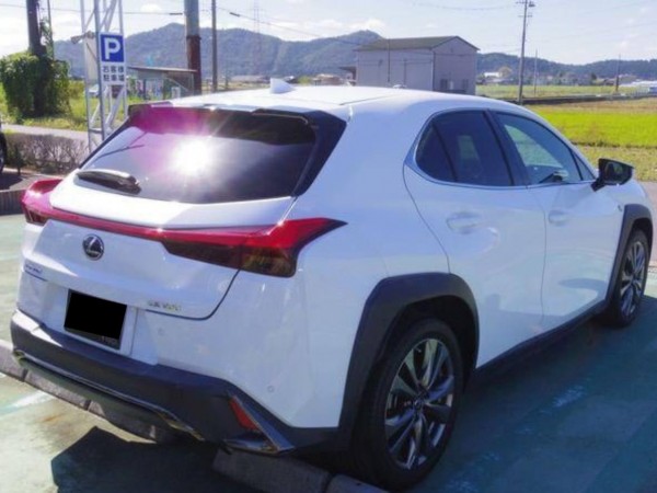Lexus UX200