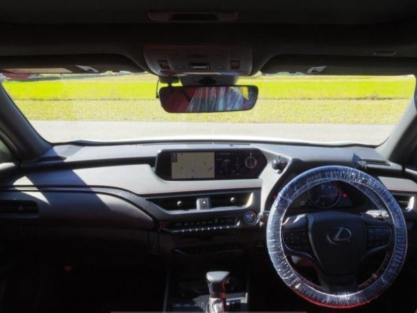 Lexus UX200