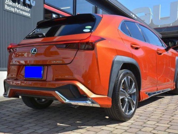 Lexus UX200