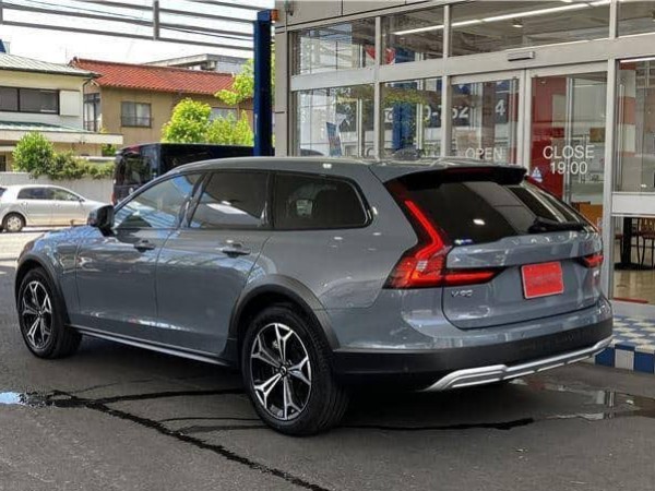 Volvo V90