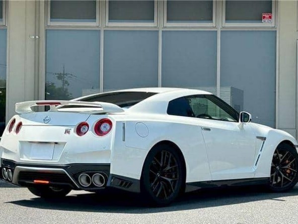 Nissan GT-R