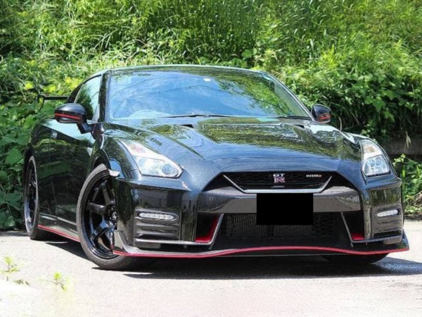 Nissan GT-R