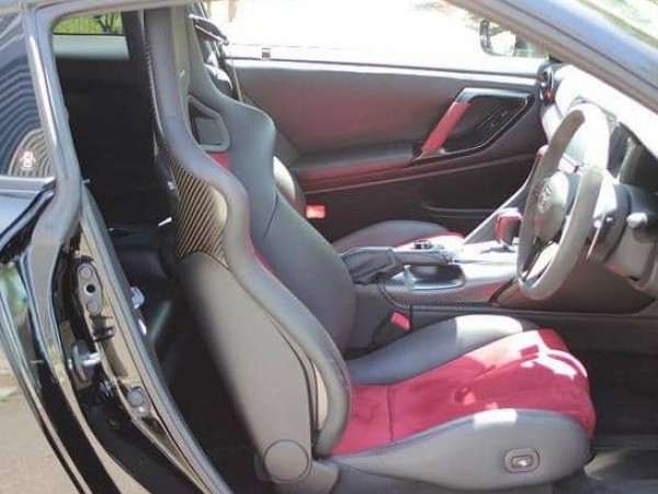 Nissan GT-R