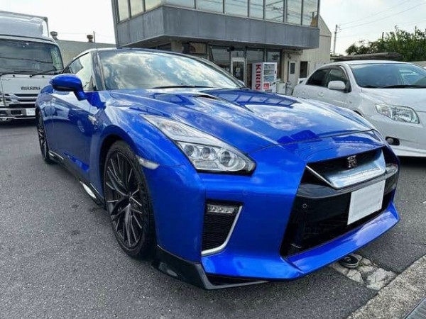 Nissan GT-R