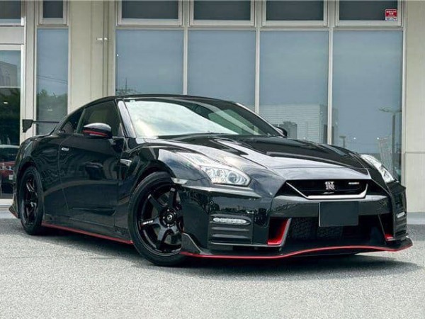 Nissan GT-R