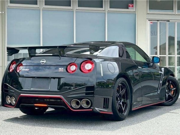 Nissan GT-R
