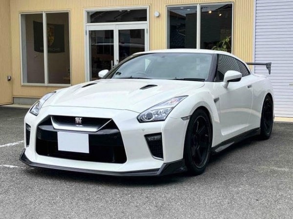 Nissan GT-R
