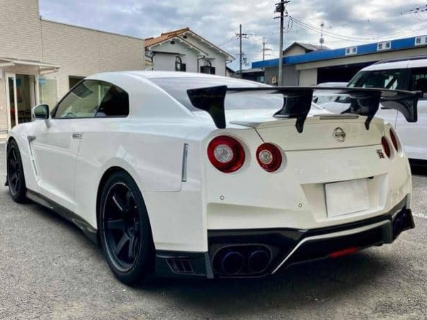 Nissan GT-R