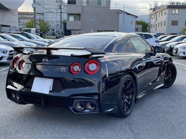 Nissan GT-R