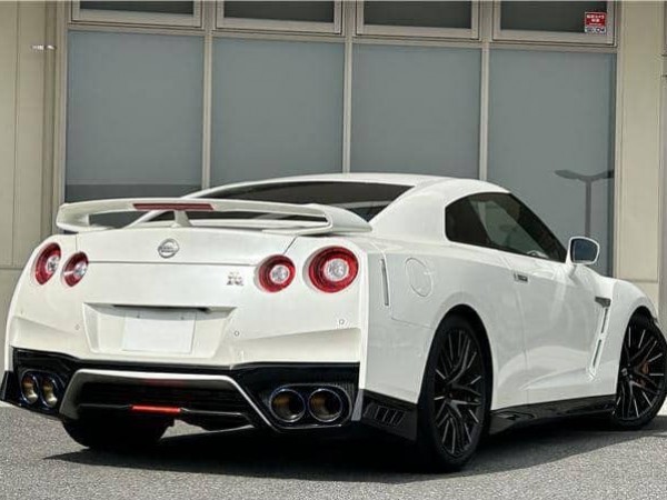 Nissan GT-R