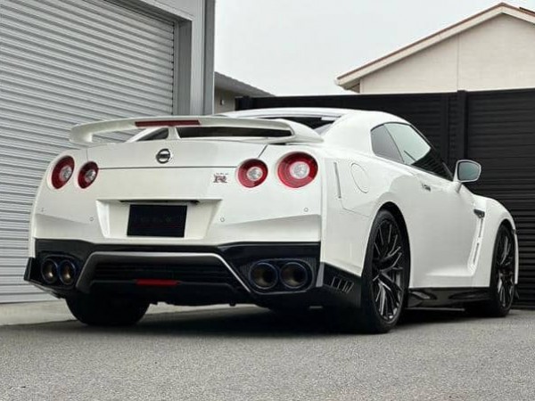 Nissan GT-R