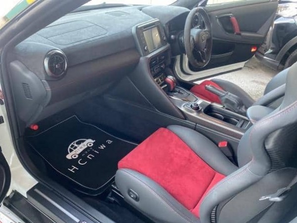 Nissan GT-R