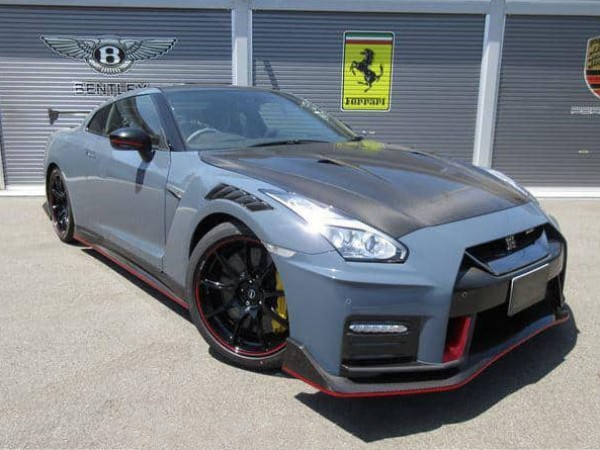 Nissan GT-R