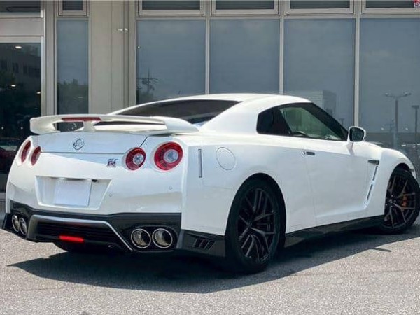 Nissan GT-R