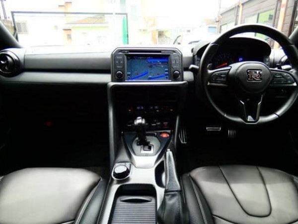 Nissan GT-R