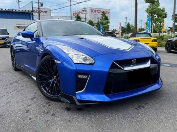 Nissan GT-R