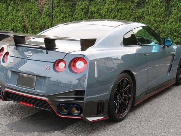 Nissan GT-R
